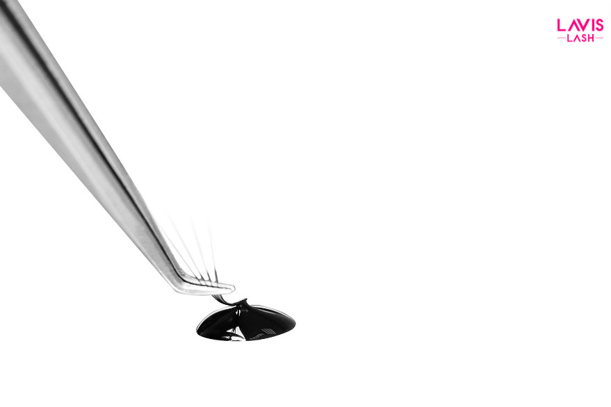 TWEEZER AND EYELASH GLUE-lavislash-titan-glue-eyelash-extension