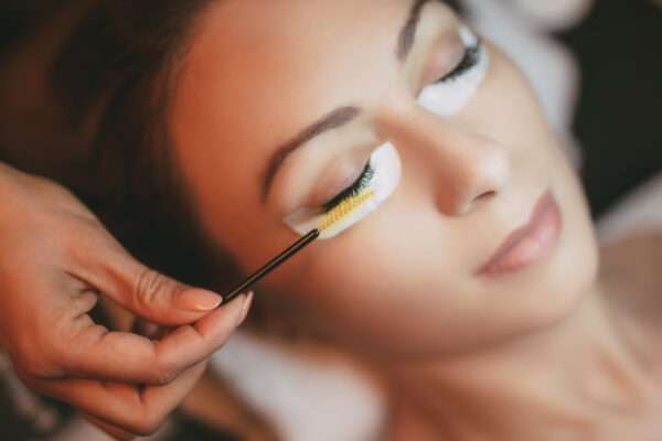 lavislash-lash-business-eyelash-extension-marketing-tip-taking-photos