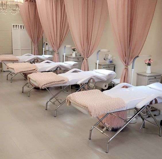 lavislash-lash-extension-applying-lash-studio-certificated