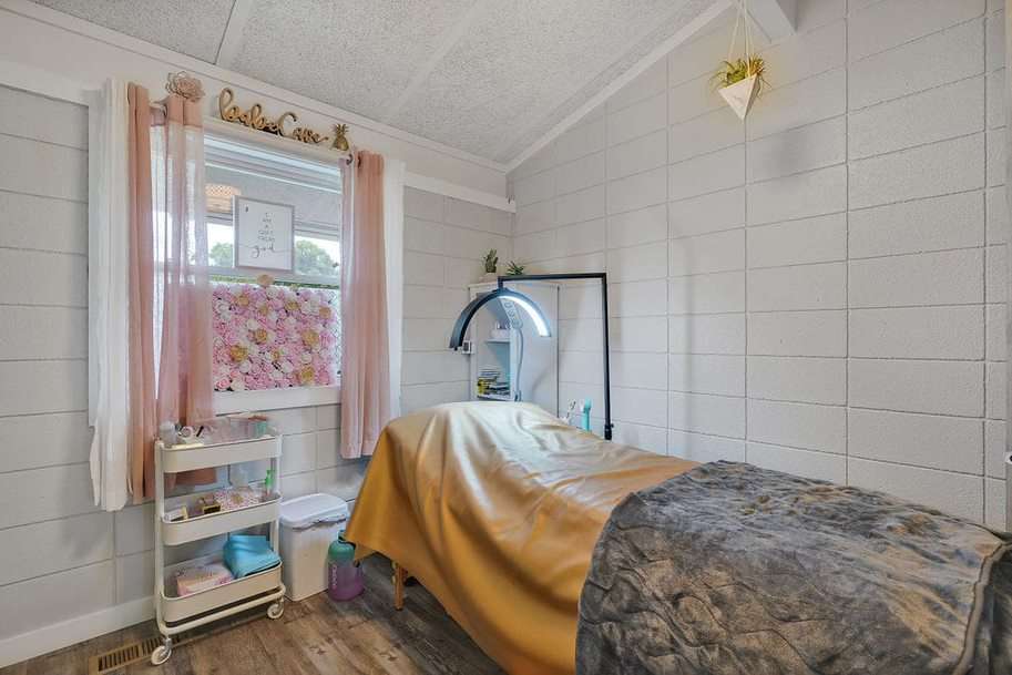 lavislash-lash-room-at-home-is-a-more-private-form-of-lash-studio