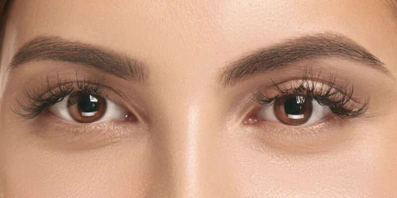 LavisLash-Top-5-Signs-of-Bad Lash Extensions-that-You-Should-Know